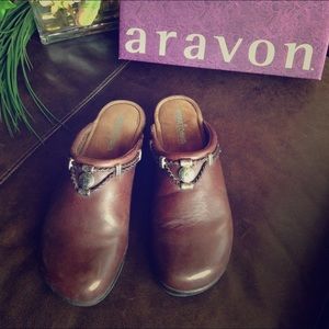 Minnetonka 9.5 gently used